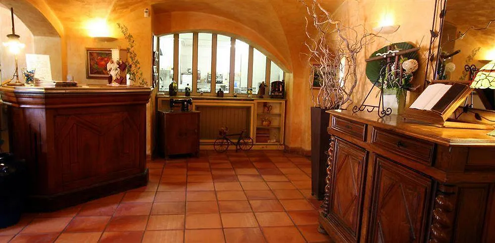 Hotel Mas De Cure Bourse 3*, L'Isle-sur-la-Sorgue