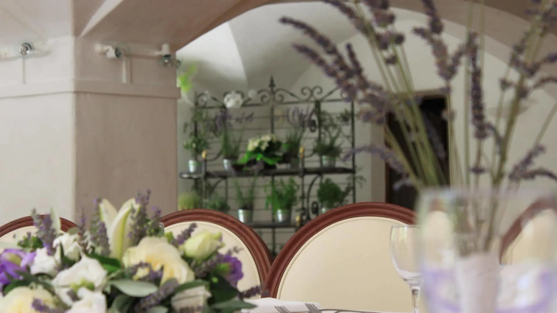 Hotel Mas De Cure Bourse 3*, L'Isle-sur-la-Sorgue